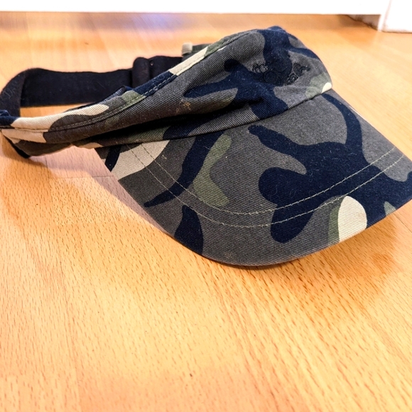 GAP Medium/Large Visor - Picture 1 of 4